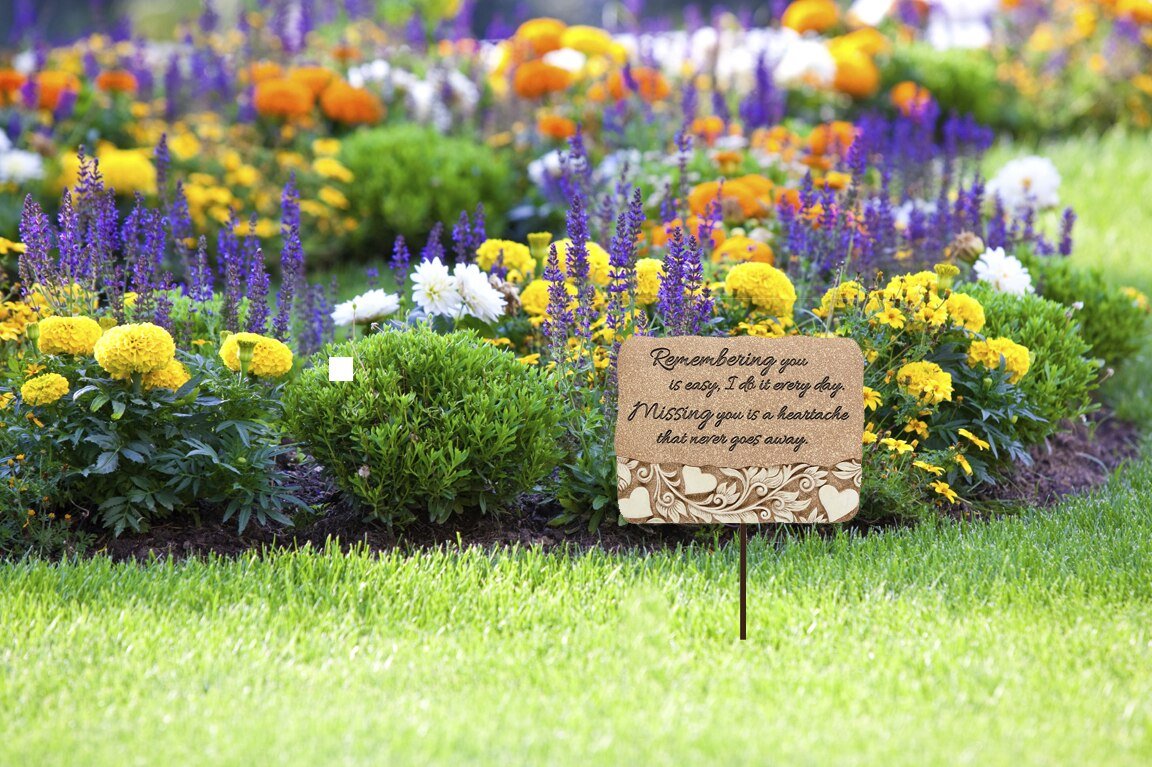 Paw Prints Pet Resin Garden Stake - The Funeral Program Site